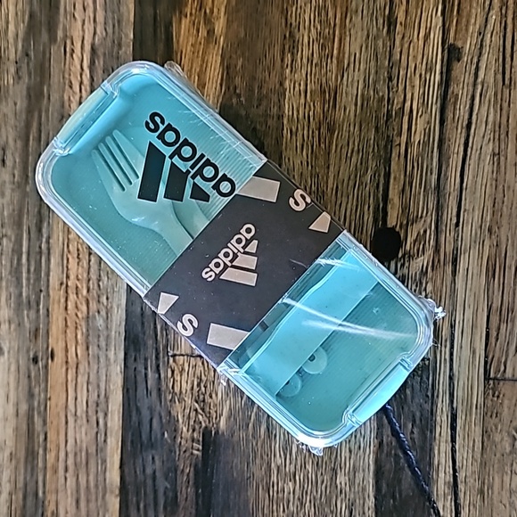 🌷NEW Adidas Bento Box - Picture 1 of 4